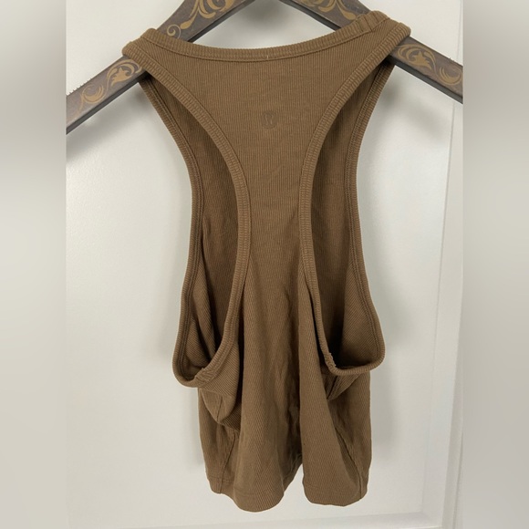 Lululemon tank top - Picture 3 of 6